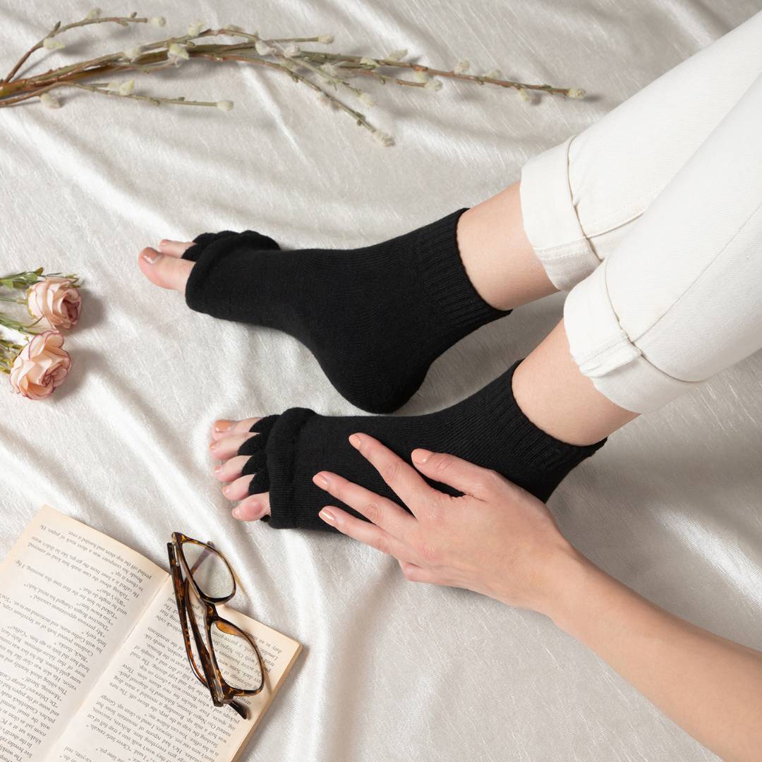 Black Foot Alignment Socks